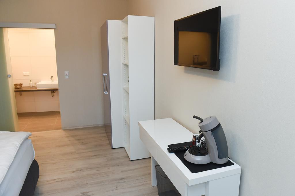 Boardinghouse Alte Bank Hotell Wollstein Exteriör bild