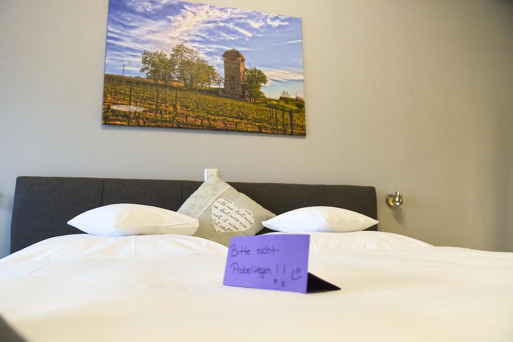 Boardinghouse Alte Bank Hotell Wollstein Exteriör bild